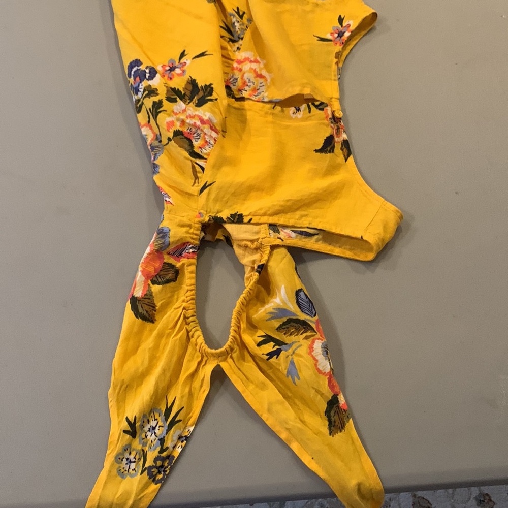 Old Navy women’s blouses 2 (1 yellow & 1 black) - Picture 7 of 12